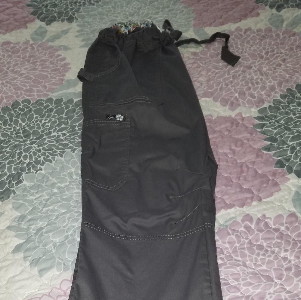 Koi Scrub pants small